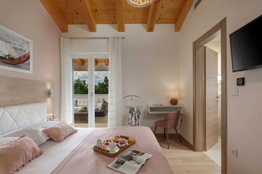 3-Bedroom Villa with Private Pool in Tar