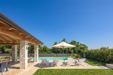 3-Bedroom Villa with Private Pool in Tar