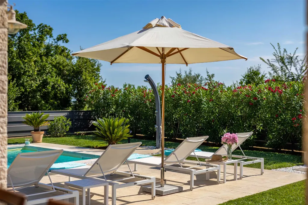 3-Bedroom Villa with Private Pool in Tar