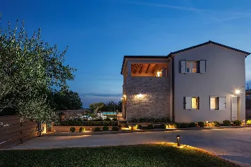 3-Bedroom Villa with Private Pool in Tar