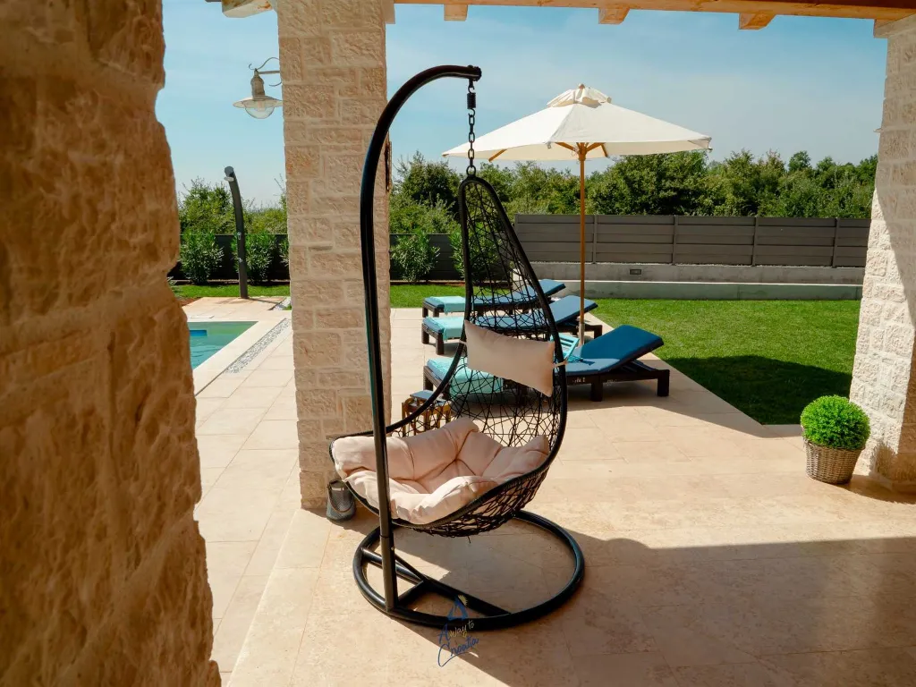 3-Bedroom Villa with Private Pool in Tar