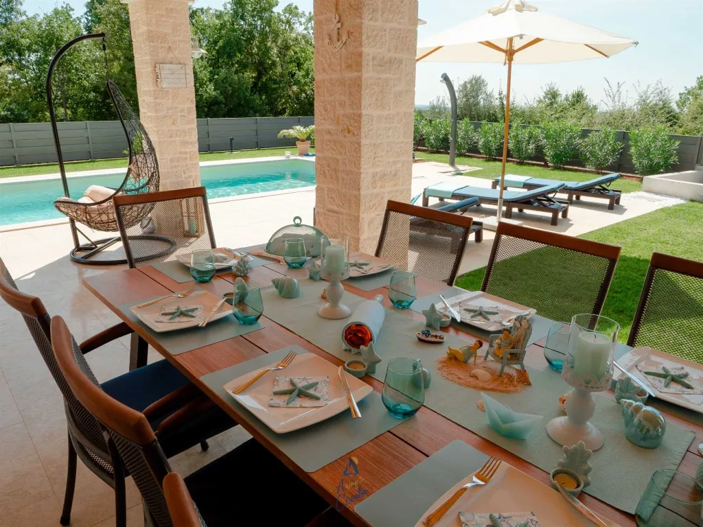 3-Bedroom Villa with Private Pool in Tar