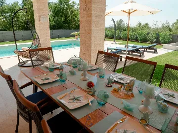 3-Bedroom Villa with Private Pool in Tar