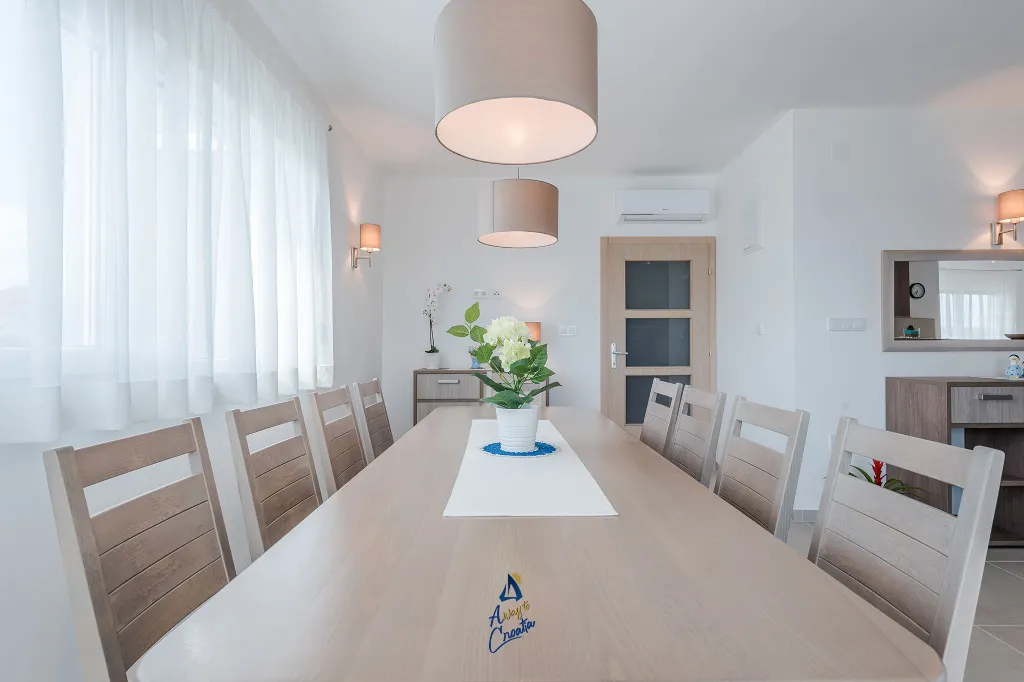 Modern Villa in Sukošan with Heated Pool for 8