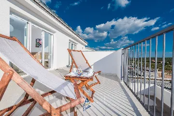 Modern Villa in Sukošan with Heated Pool for 8