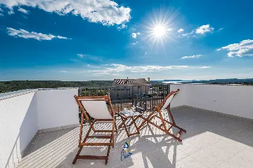 Modern Villa in Sukošan with Heated Pool for 8