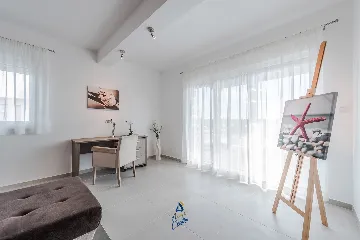 4-Bedroom Villa with Heated Pool in Sukošan