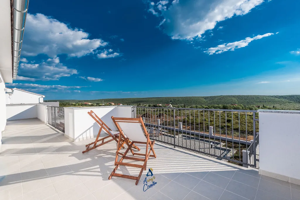 4-Bedroom Villa with Heated Pool in Sukošan