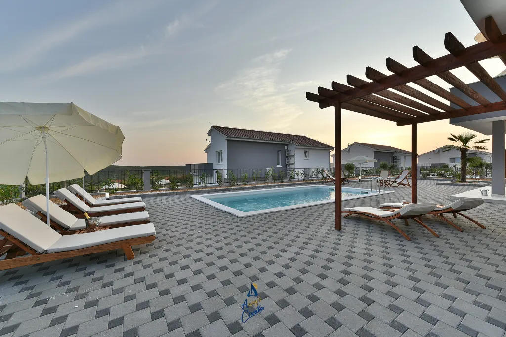 Modern 4-Bedroom Villa in Sukošan for Up to 8