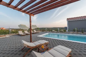 Modern 4-Bedroom Villa in Sukošan for Up to 8