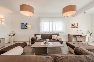 Modern 4-Bedroom Villa in Sukošan for Up to 8