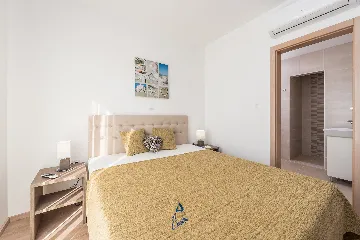 Modern 4-Bedroom Villa in Sukošan for Up to 8
