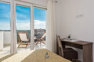 Modern 4-Bedroom Villa in Sukošan for Up to 8