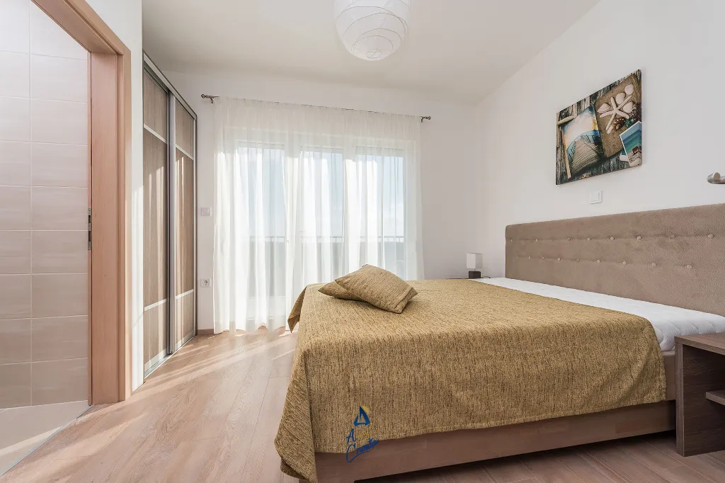 Modern 4-Bedroom Villa in Sukošan for Up to 8
