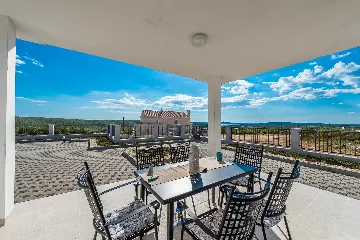 Modern 4-Bedroom Villa in Sukošan for 8 Guests