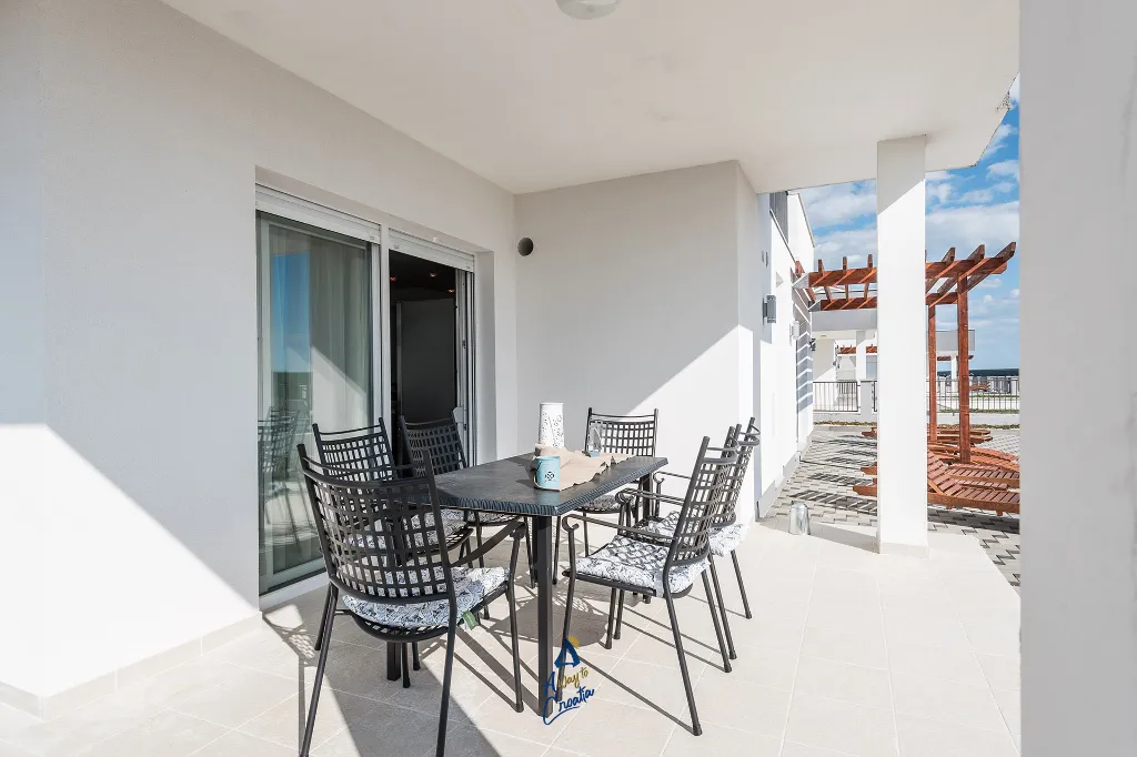 4-Bedroom Villa with Heated Pool in Sukošan