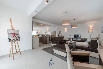 4-Bedroom Villa with Heated Pool in Sukošan