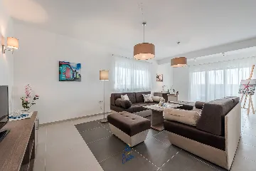 4-Bedroom Villa with Heated Pool in Sukošan