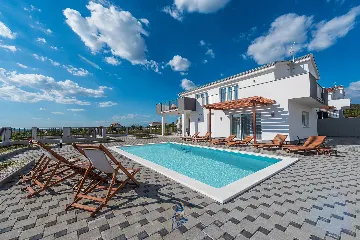 4-Bedroom Villa in Sukošan for 8 Guests