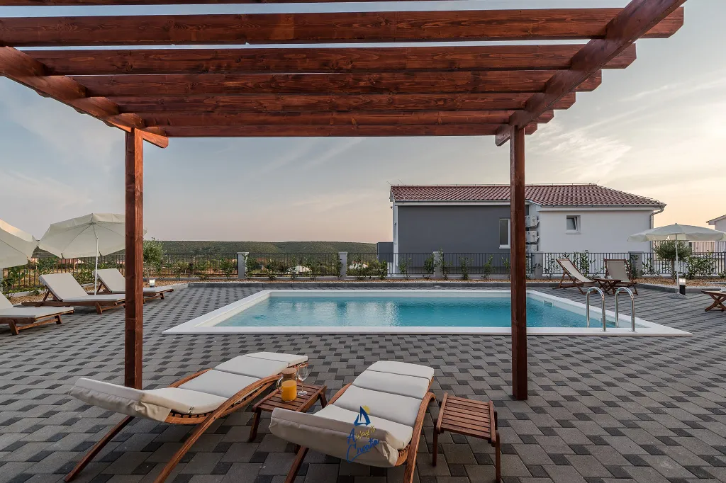 4-Bedroom Villa in Sukošan for 8 Guests