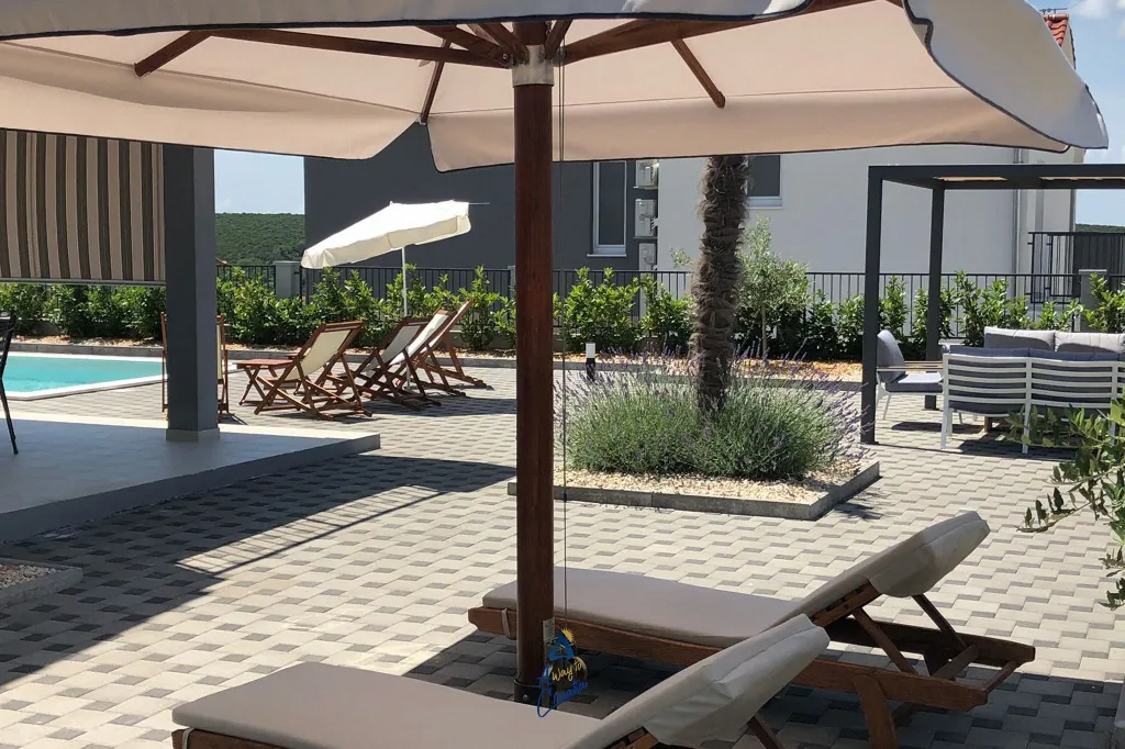 4-Bedroom Villa in Sukošan for 8 Guests