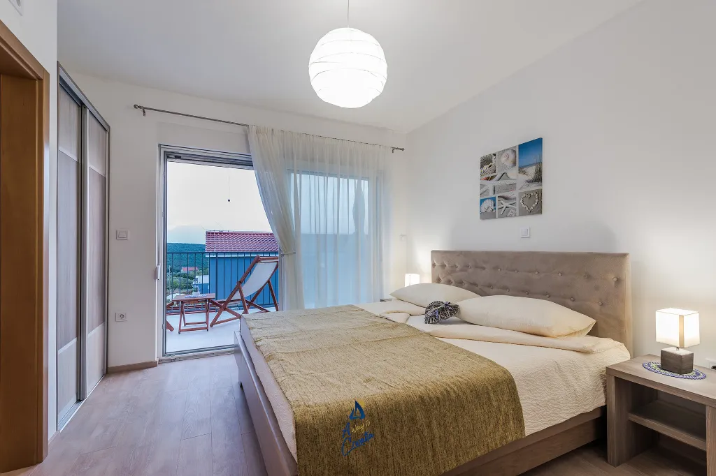 4-Bedroom Villa in Sukošan for 8 Guests