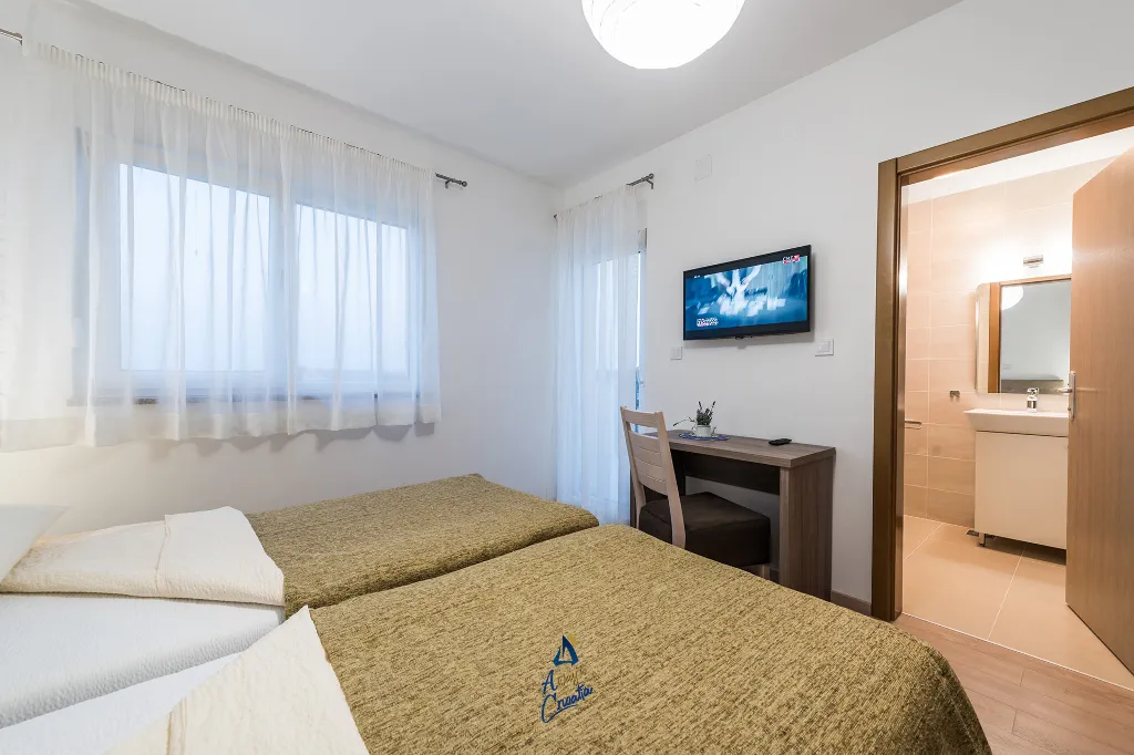 4-Bedroom Villa in Sukošan for 8 Guests
