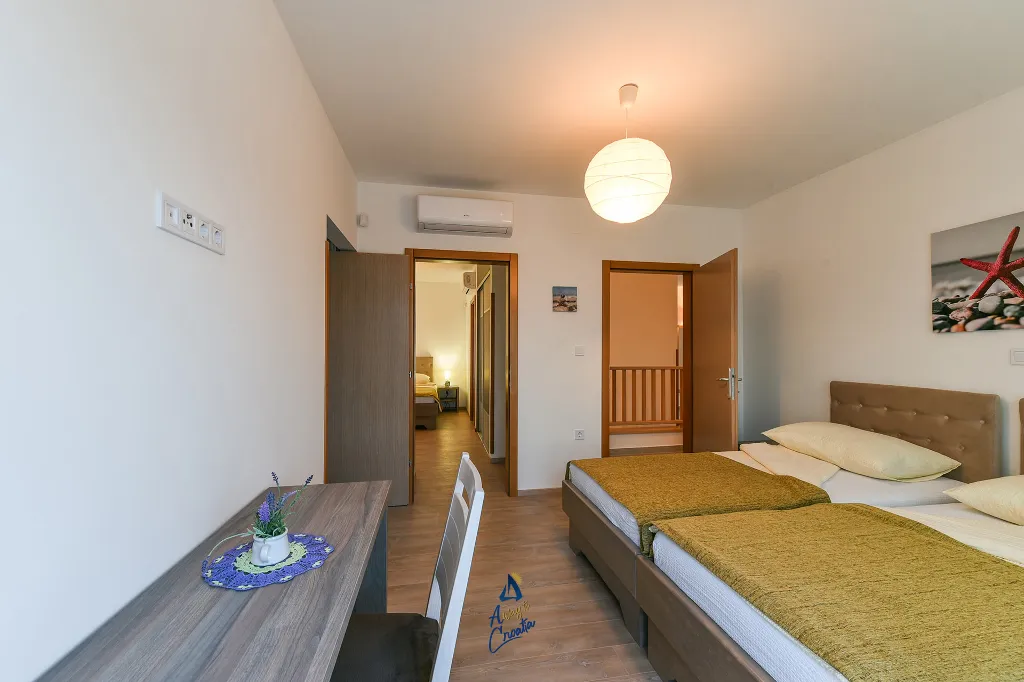 4-Bedroom Villa in Sukošan for 8 Guests