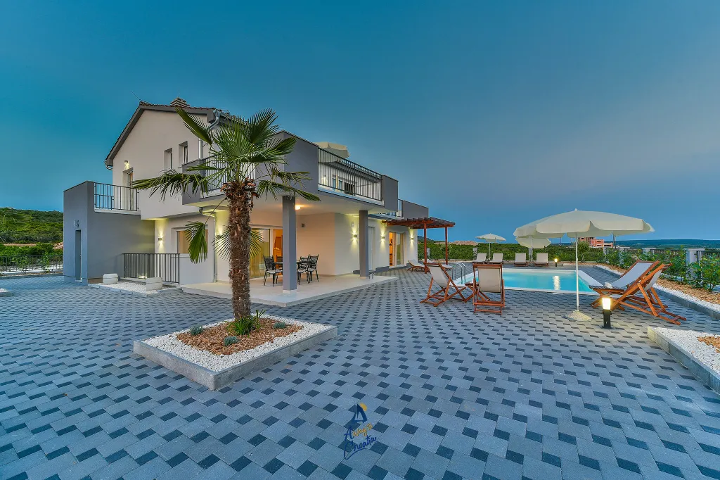 Villa with Private Heated Pool in Sukošan (8 Guests)