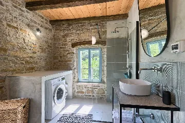 5-Bedroom Villa with Private Pool in Livade