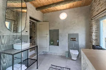 5-Bedroom Villa with Private Pool in Livade