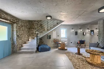 5-Bedroom Villa with Private Pool in Livade