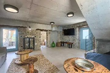 5-Bedroom Villa with Private Pool in Livade