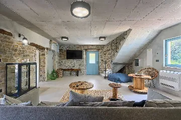 5-Bedroom Villa with Private Pool in Livade