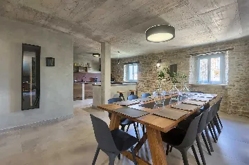 5-Bedroom Villa with Private Pool in Livade