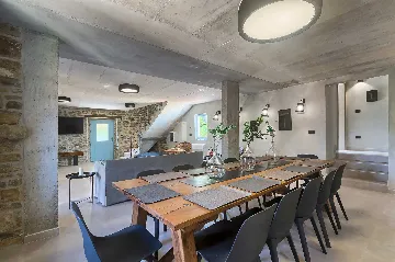 5-Bedroom Villa with Private Pool in Livade