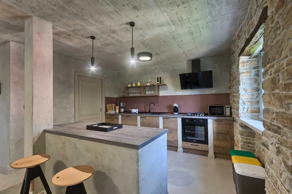 5-Bedroom Villa with Private Pool in Livade
