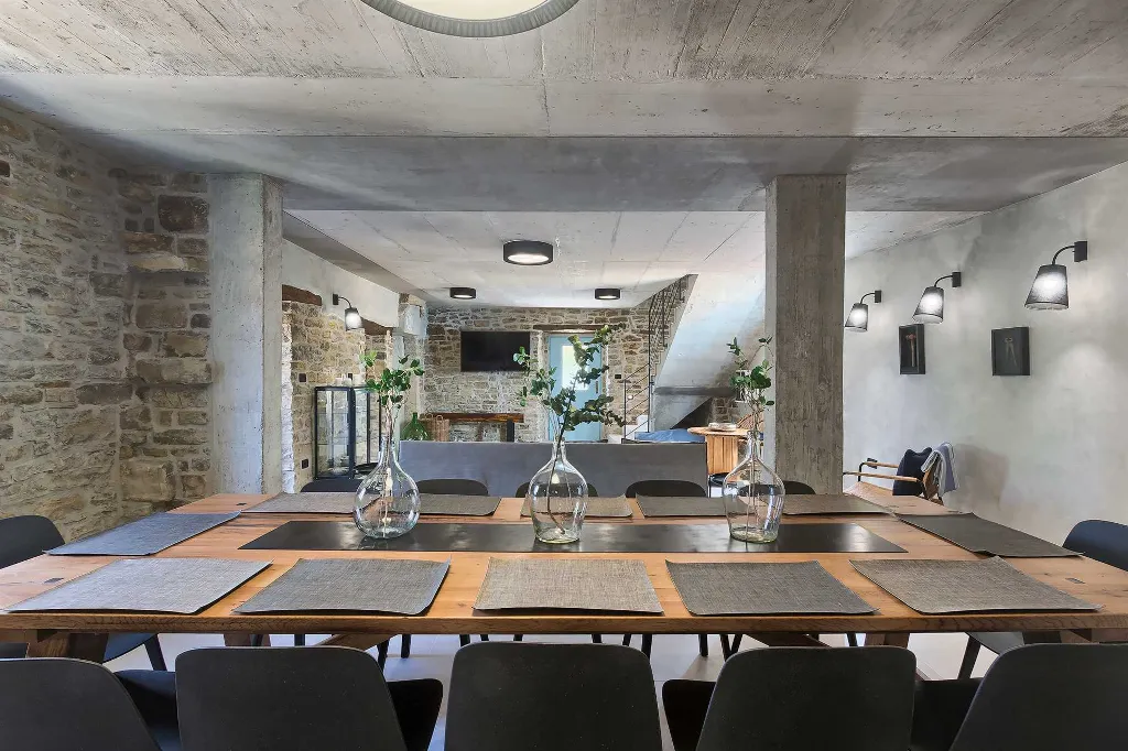 5-Bedroom Villa with Private Pool in Livade