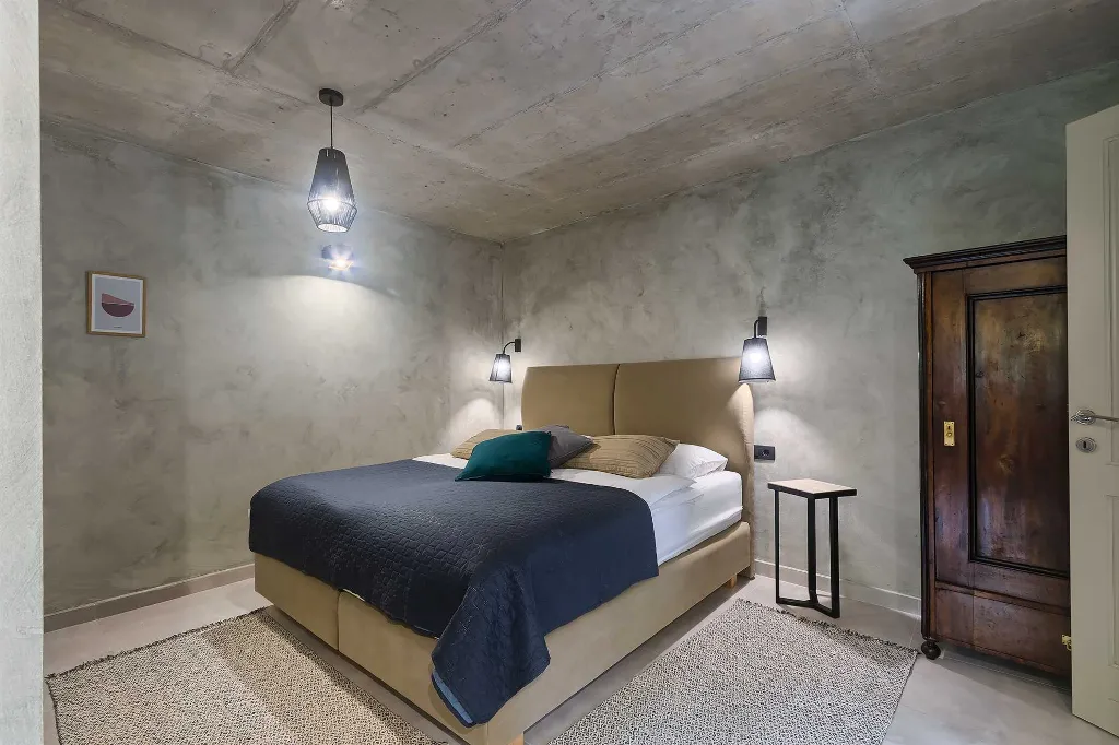 5-Bedroom Villa with Private Pool in Livade