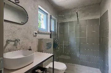 5-Bedroom Villa with Private Pool in Livade