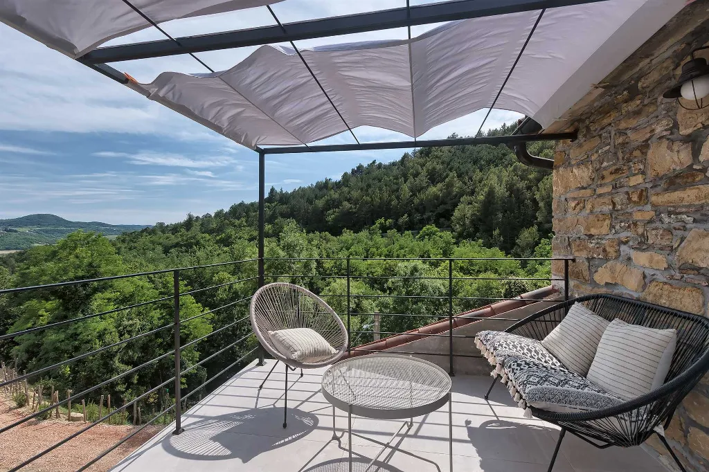 5-Bedroom Villa with Private Pool in Livade