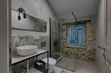 5-Bedroom Villa with Private Pool in Livade