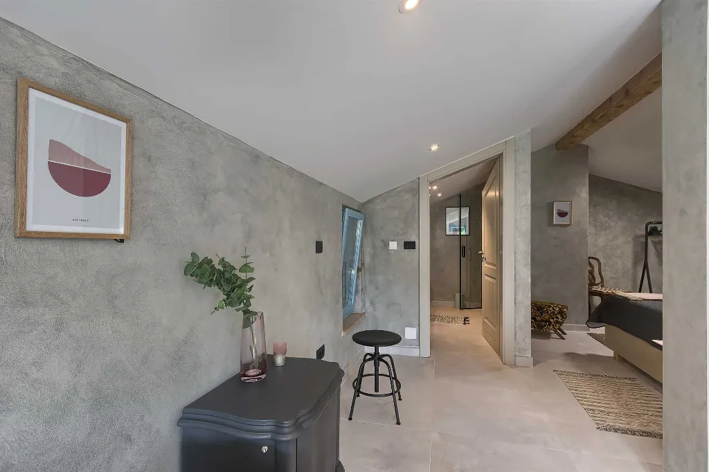 5-Bedroom Villa with Private Pool in Livade