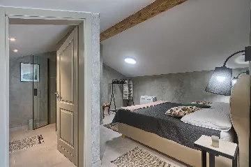 5-Bedroom Villa with Private Pool in Livade