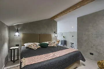 5-Bedroom Villa with Private Pool in Livade