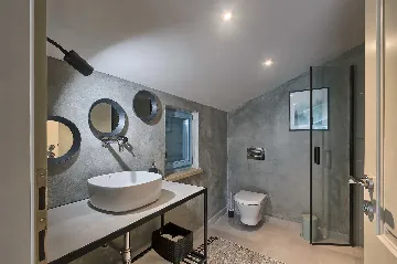 5-Bedroom Villa with Private Pool in Livade