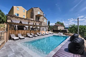 5-Bedroom Villa with Private Pool in Livade