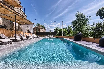 5-Bedroom Villa with Private Pool in Livade