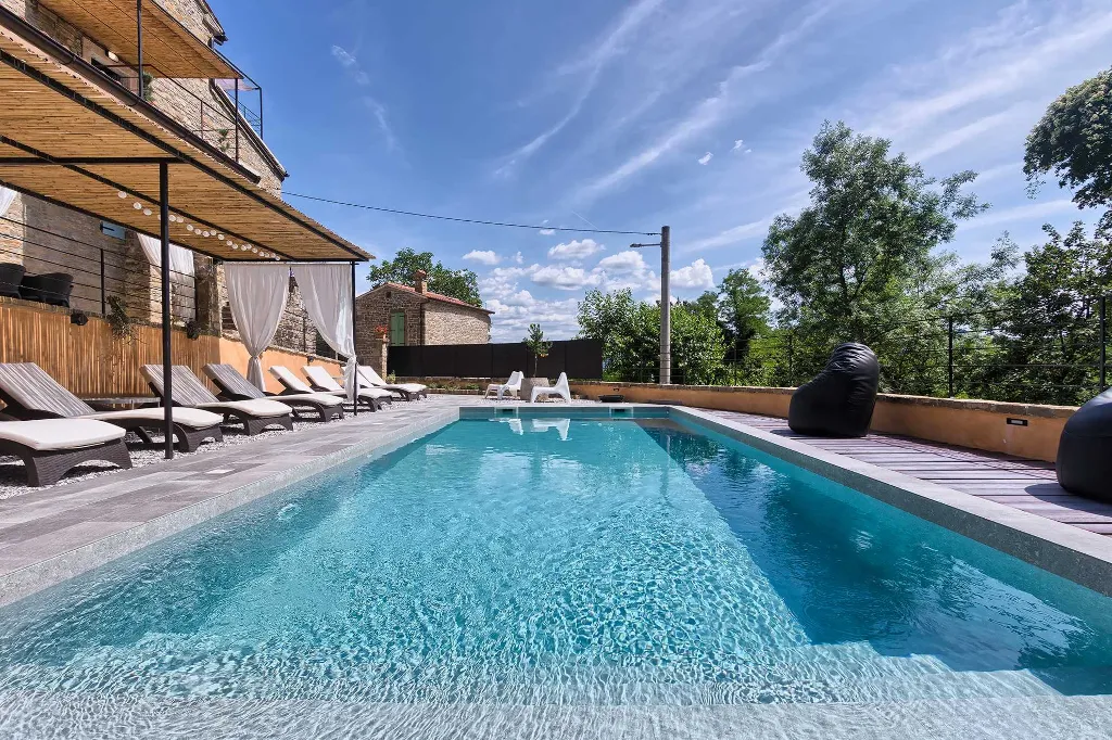 5-Bedroom Villa with Private Pool in Livade