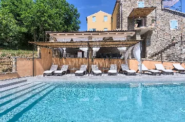 5-Bedroom Villa with Private Pool in Livade